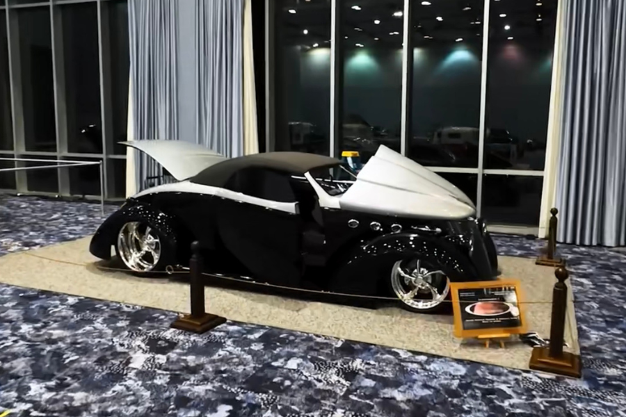 OC Customs and 4x4 Showcase in Bayfront Ballroom at OC RV Show